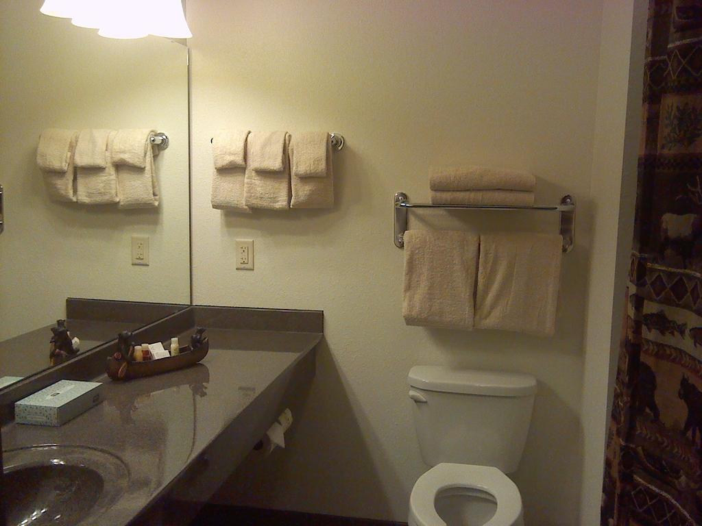 Junction Inn Suites & Conference Center Babbitt Rom bilde