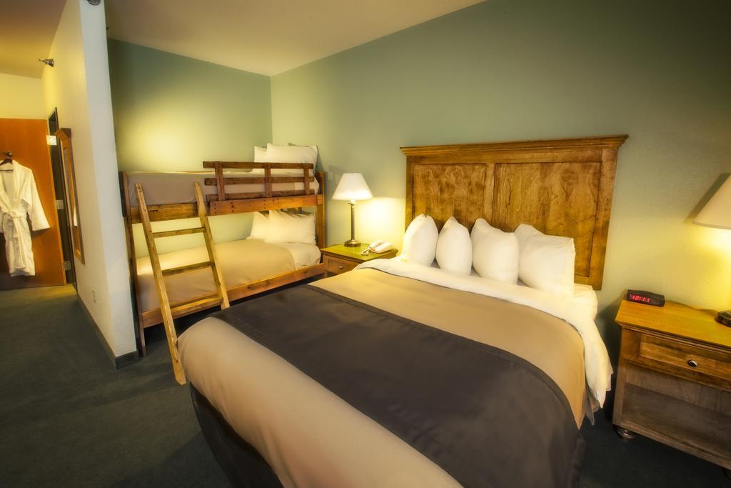 Junction Inn Suites & Conference Center Babbitt Rom bilde